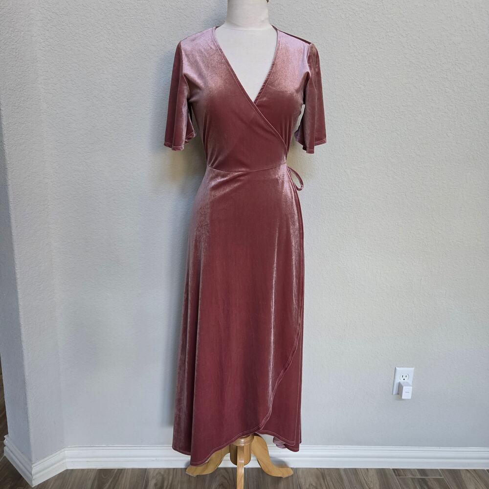 Fantastic Fawn Velvet Wrap Dress Medium Pink Mauve Short Sleeve Midi Maxi Party